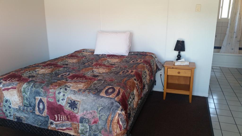 פנטיקטון Holiday House Motel מראה חיצוני תמונה
