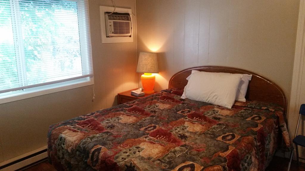 פנטיקטון Holiday House Motel מראה חיצוני תמונה